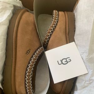 EUC AUTHENTIC UGG TASMAN